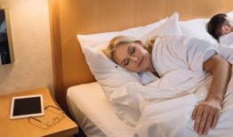 出轨人妻与性欲处女,揭秘现代婚姻的隐秘角落