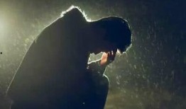 月球坠落（回到10年前）,月球坠落，重返十年前